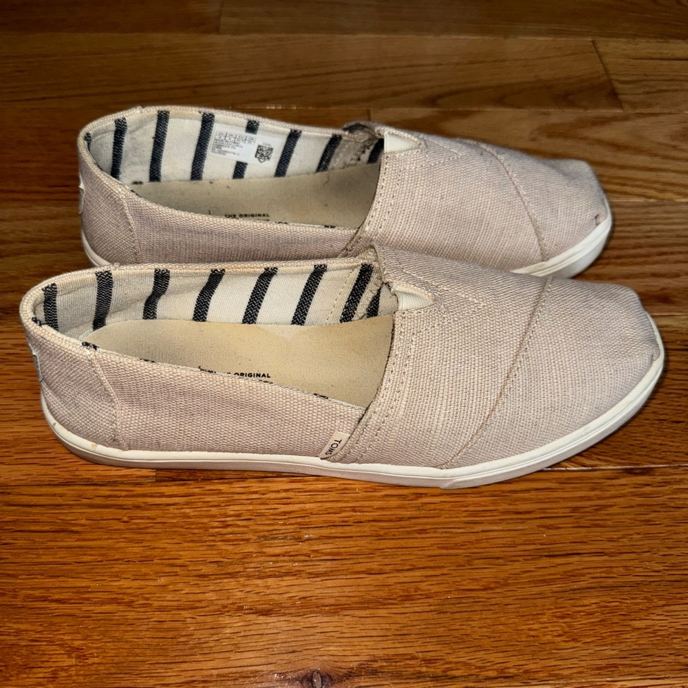 Toms Women's Slip On Sneakers in Natural